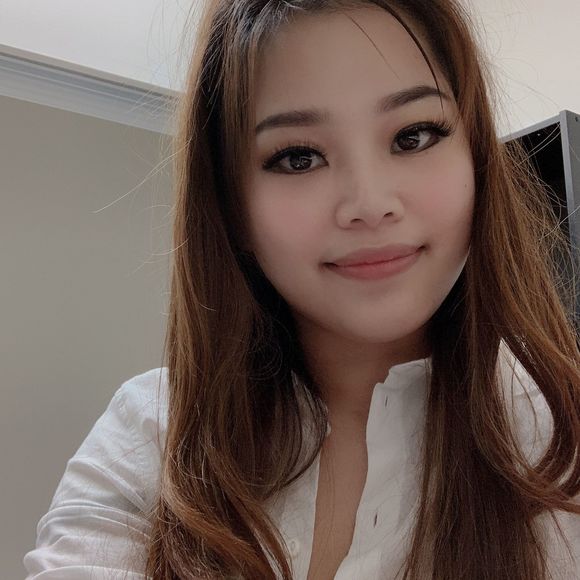 Poshmark profile picture for @viet